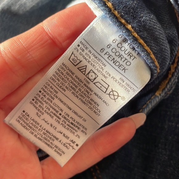 Old Navy Rockstar Super Skinny Jeans - Picture 5 of 6